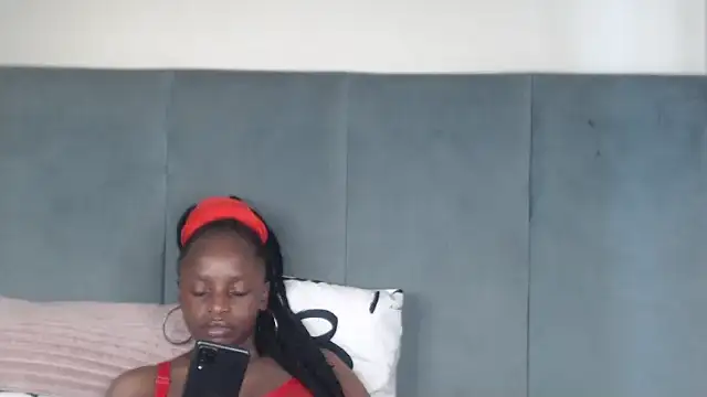 Snapshot of Jah-Queen chatting on 11/28/25, 09:01 Jah-Queen online show from 11/28/25, 09:01