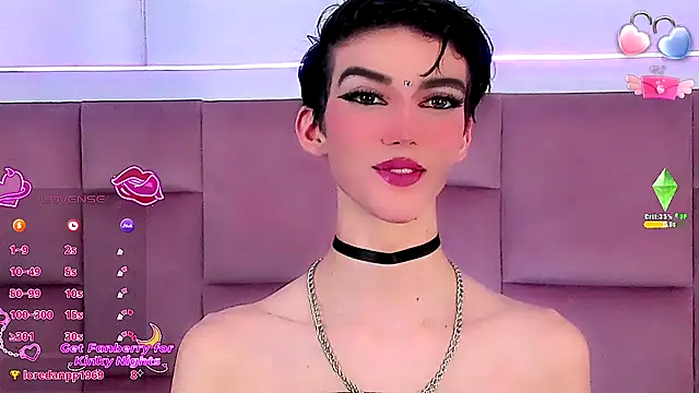 Snapshot of Baby_FenixTS chatting on 12/02/25, 09:21 Baby FenixTS online show from 12/02/25, 09:21