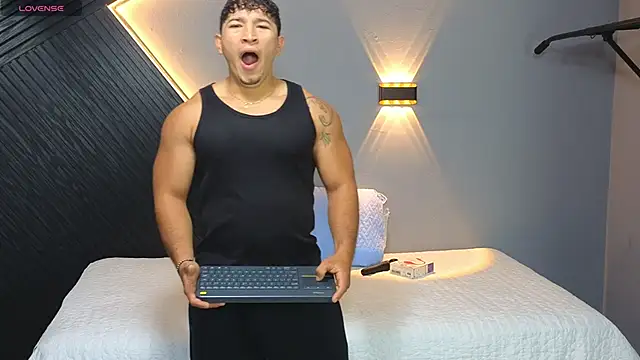 Horny nick18 online show from 02/24/26, 12:36