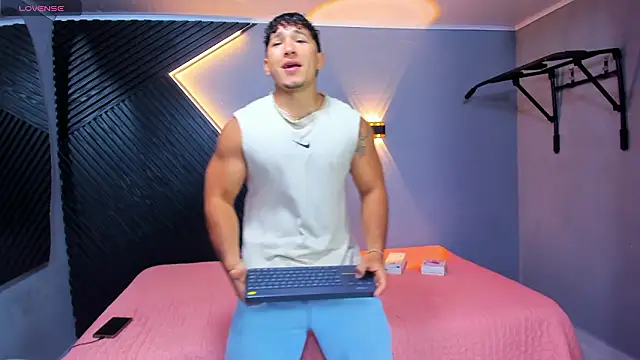 Horny nick18 online show from 03/28/26, 12:16