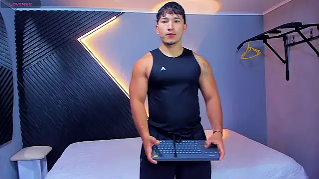 Horny nick18 online show from 04/07/26, 11:43