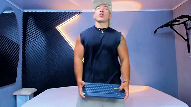 Horny nick18 online show from 05/30/26, 10:23