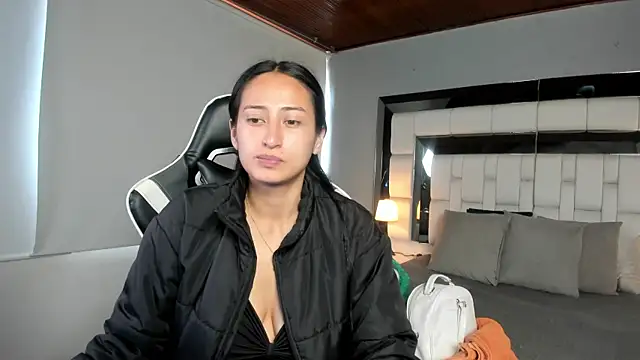 Adhara7 online show from 10/28/25, 07:27