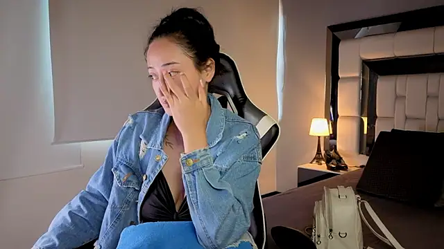 Adhara7 online show from 02/07/26, 07:50