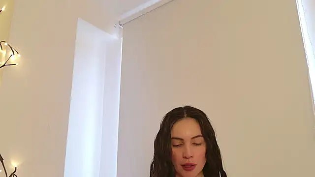 karinasantos  online show from 10/24/25, 12:34