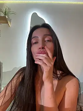 Snapshot of karinasantos_ chatting on 07/15/26, 02:39 karinasantos online show from 07/15/26, 02:39