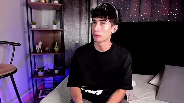 Snapshot of MartinnaGreco chatting on 10/30/25, 05:24 MartinnaGreco online show from 10/30/25, 05:24