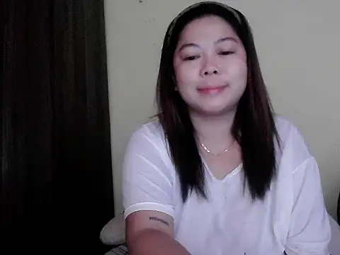 Snapshot of mimi15 chatting on 05/10/26, 11:10 mimi15 online show from 05/10/26, 11:10