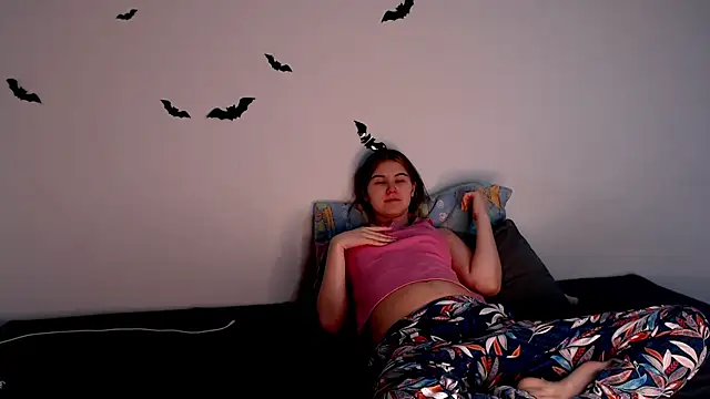 litle owl online show from 11/03/25, 02:51