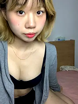 Snapshot of zhaomosheng125216 chatting on 10/24/25, 12:52 zhaomosheng125216 online show from 10/24/25, 12:52