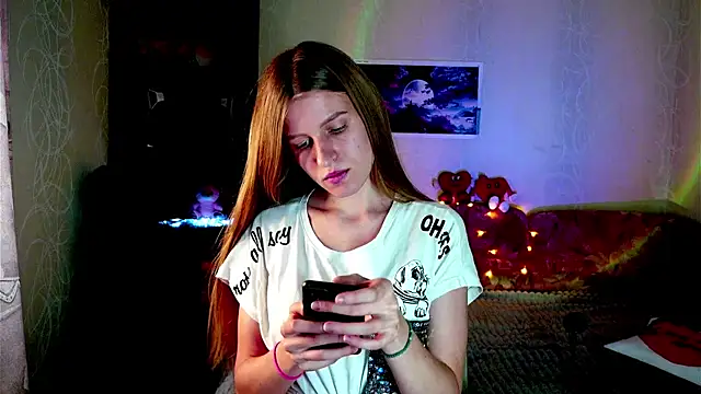 Snapshot of Luntryy chatting on 12/03/25, 11:08 Luntryy online show from 12/03/25, 11:08