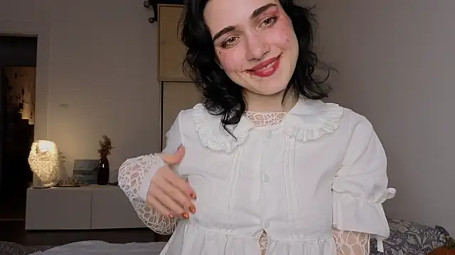 Snapshot of revalation_ chatting on 10/25/25, 06:02 revalation online show from 10/25/25, 06:02