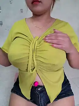 Snapshot of Akira_sera chatting on 10/08/25, 01:03 Akira sera online show from 10/08/25, 01:03