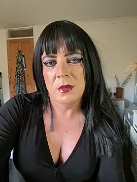 tifaniidalvero online show from 12/19/25, 02:57