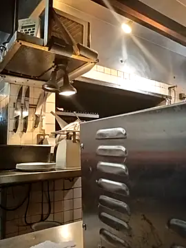 Snapshot of sarahkat86 chatting on 09/12/25, 04:29 sarahkat86 online show from 09/12/25, 04:29