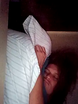 Snapshot of sarahkat86 chatting on 09/14/25, 12:15 sarahkat86 online show from 09/14/25, 12:15