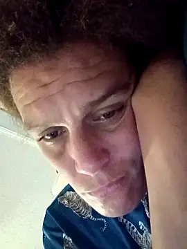 Snapshot of sarahkat86 chatting on 09/20/25, 03:46 sarahkat86 online show from 09/20/25, 03:46