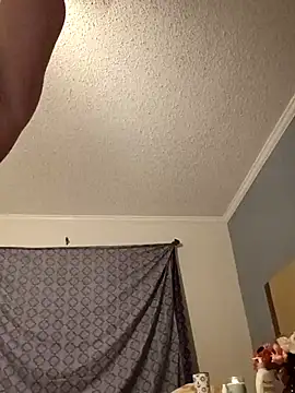 Snapshot of sarahkat86 chatting on 09/27/25, 02:27 sarahkat86 online show from 09/27/25, 02:27