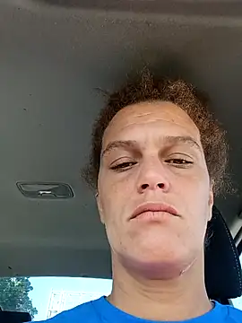 Snapshot of sarahkat86 chatting on 10/01/25, 02:01 sarahkat86 online show from 10/01/25, 02:01