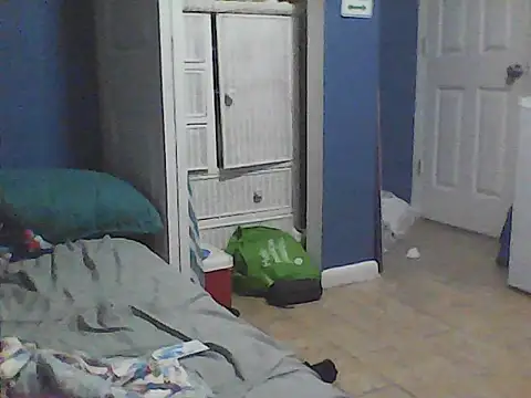 Snapshot of sarahkat86 chatting on 10/11/25, 04:16 sarahkat86 online show from 10/11/25, 04:16