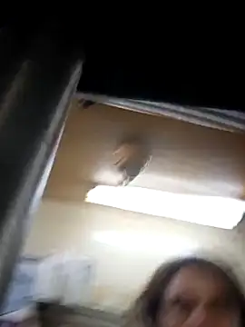 Snapshot of sarahkat86 chatting on 10/12/25, 10:53 sarahkat86 online show from 10/12/25, 10:53