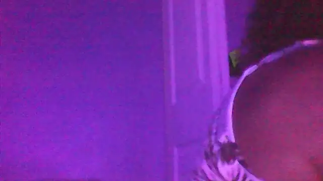 Snapshot of sarahkat86 chatting on 10/15/25, 03:50 sarahkat86 online show from 10/15/25, 03:50