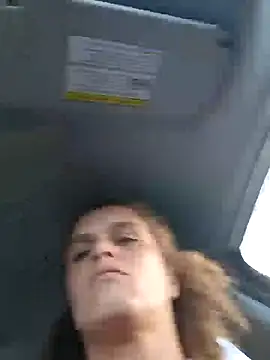 Snapshot of sarahkat86 chatting on 10/16/25, 01:01 sarahkat86 online show from 10/16/25, 01:01