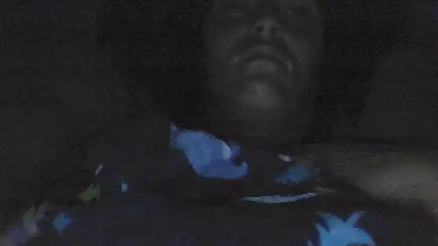 Snapshot of sarahkat86 chatting on 10/19/25, 12:28 sarahkat86 online show from 10/19/25, 12:28