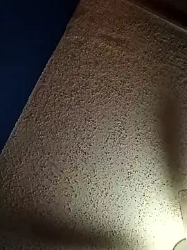 Snapshot of sarahkat86 chatting on 10/23/25, 01:05 sarahkat86 online show from 10/23/25, 01:05