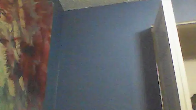 Snapshot of sarahkat86 chatting on 10/23/25, 01:10 sarahkat86 online show from 10/23/25, 01:10