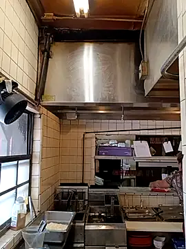 Snapshot of sarahkat86 chatting on 10/27/25, 03:38 sarahkat86 online show from 10/27/25, 03:38