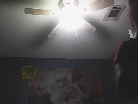 Snapshot of sarahkat86 chatting on 10/30/25, 12:56 sarahkat86 online show from 10/30/25, 12:56