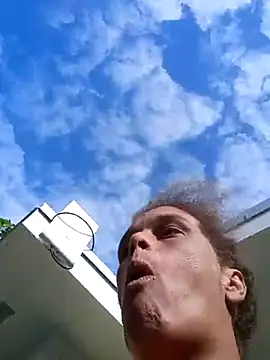 Snapshot of sarahkat86 chatting on 10/31/25, 08:21 sarahkat86 online show from 10/31/25, 08:21