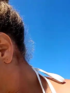 Snapshot of sarahkat86 chatting on 11/02/25, 06:21 sarahkat86 online show from 11/02/25, 06:21