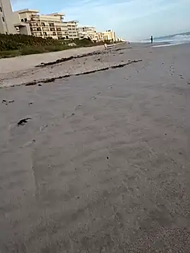 Snapshot of sarahkat86 chatting on 11/06/25, 12:28 sarahkat86 online show from 11/06/25, 12:28