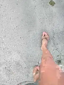 Snapshot of sarahkat86 chatting on 11/07/25, 06:08 sarahkat86 online show from 11/07/25, 06:08