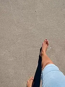 Snapshot of sarahkat86 chatting on 11/08/25, 06:07 sarahkat86 online show from 11/08/25, 06:07