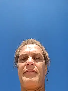 Snapshot of sarahkat86 chatting on 11/22/25, 03:33 sarahkat86 online show from 11/22/25, 03:33