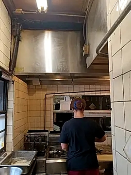 Snapshot of sarahkat86 chatting on 12/02/25, 04:13 sarahkat86 online show from 12/02/25, 04:13