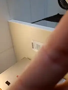 Snapshot of sarahkat86 chatting on 12/03/25, 06:50 sarahkat86 online show from 12/03/25, 06:50