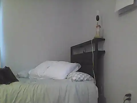 sarahkat86 online show from 04/01/26, 09:56