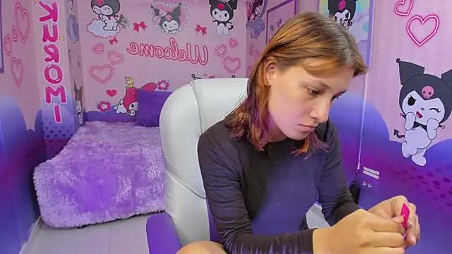 Snapshot of michell__petit_ chatting on 10/14/25, 12:06 michell petit online show from 10/14/25, 12:06