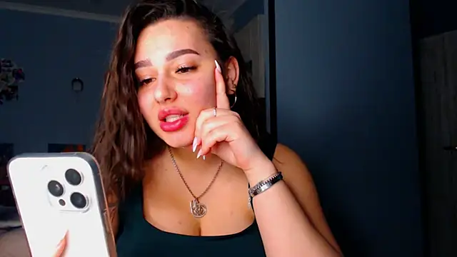 Snapshot of NikiWhite chatting on 10/15/25, 05:13 NikiWhite online show from 10/15/25, 05:13