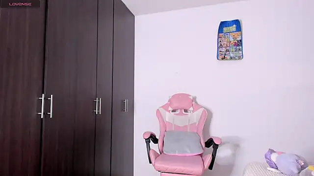 kendal hot01 online show from 02/21/26, 11:00