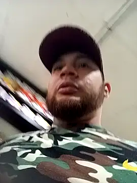 Snapshot of Catire10_ chatting on 09/30/25, 02:33 Catire10 online show from 09/30/25, 02:33