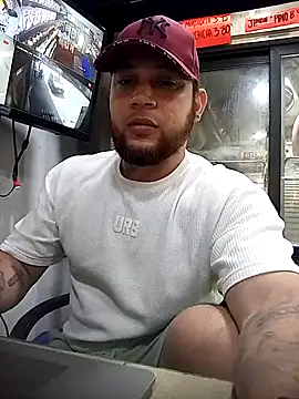 Snapshot of Catire10_ chatting on 10/13/25, 02:06 Catire10 online show from 10/13/25, 02:06