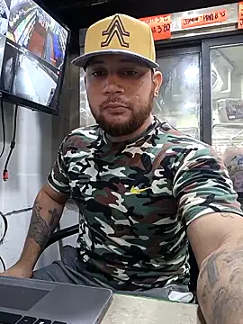 Snapshot of Catire10_ chatting on 12/01/25, 01:49 Catire10 online show from 12/01/25, 01:49