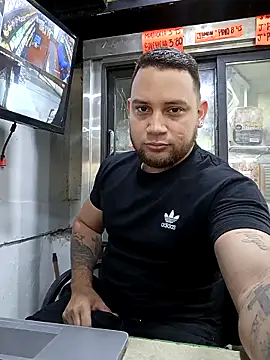 Snapshot of Catire10_ chatting on 12/13/25, 08:36 Catire10 online show from 12/13/25, 08:36