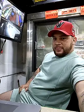 Snapshot of Catire10_ chatting on 12/19/25, 01:29 Catire10 online show from 12/19/25, 01:29