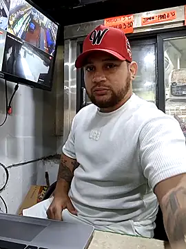 Snapshot of Catire10_ chatting on 12/20/25, 02:24 Catire10 online show from 12/20/25, 02:24